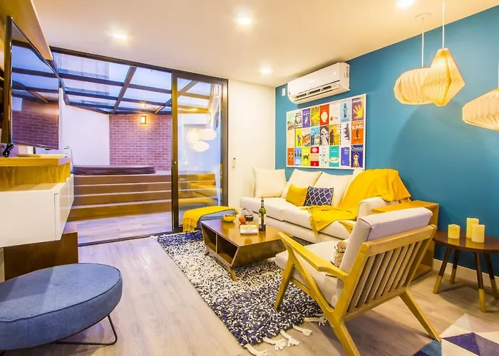 Laureles Suites By Lifeafar